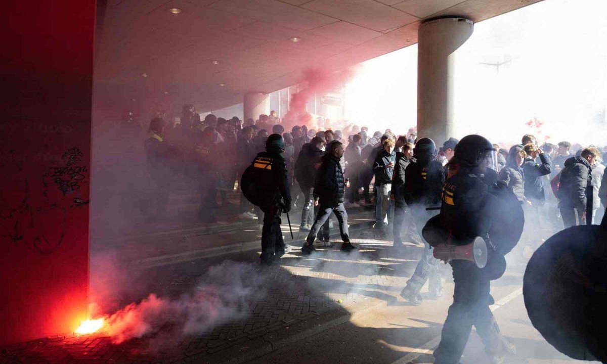 A violência hoje se manifesta pela intolerância; o time de futebol, a religião, a política, qualquer preferência e diferença de opinião despertam a antipatia e o ódio -  (crédito: Olaf KRAAK / ANP / AFP)