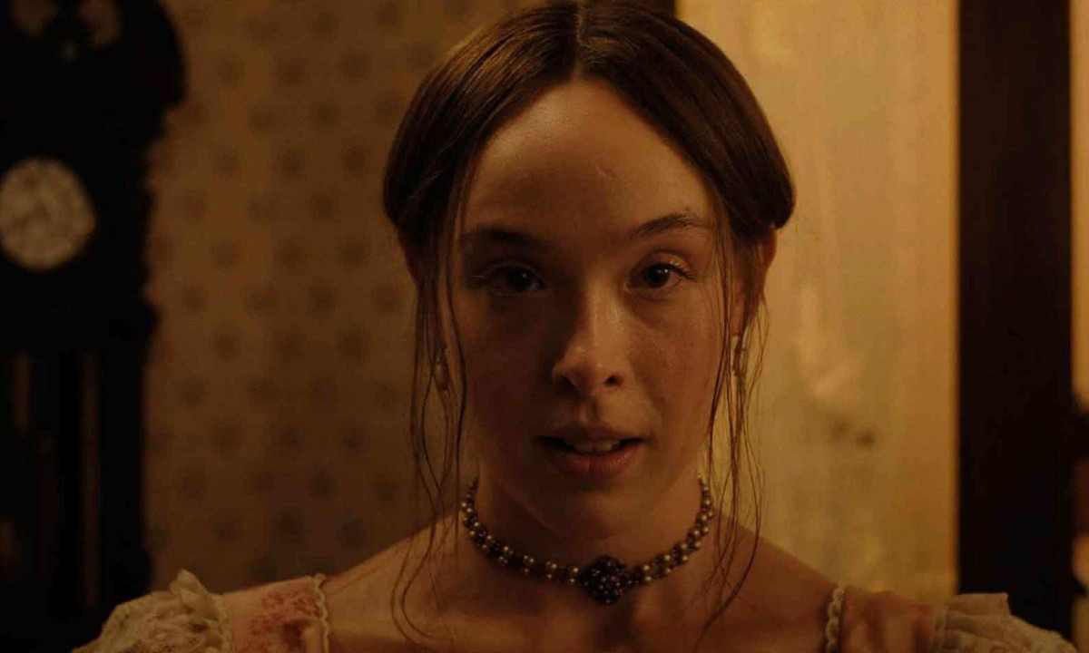 Ella Beatty, filha dos consagrados atores Annette Bening e Warren Beatty, interpreta a jovem que assassinou casal a machadadas
- (crédito: Netflix/divulgação)