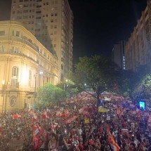 Manifestação pró-Lula reúne multidão de jovens no Centro de BH - Alexandre Guzanshe/EM/DA. Press