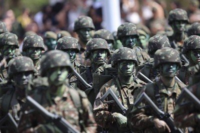 Para pesquisador, Bolsonaro submeteu militares a 'vários vexames' em seu governo -  (crédito: Getty)