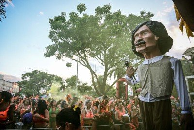  14/02/2026.Credito:Leandro Couri/Refinaria.Brasil.MG.Belo Horizonte. Carvanal de BH. Desfile do bloco Volta Belchior na Avenida sonorizada dos Andradas.
      Copyright  -  (crédito: Leandro Couri/Refinaria.Brasil.MG.Belo Horizonte. Carvanal de BH. Desfile do bloco Volta Belchior na Avenida sonorizada dos Andradas.)