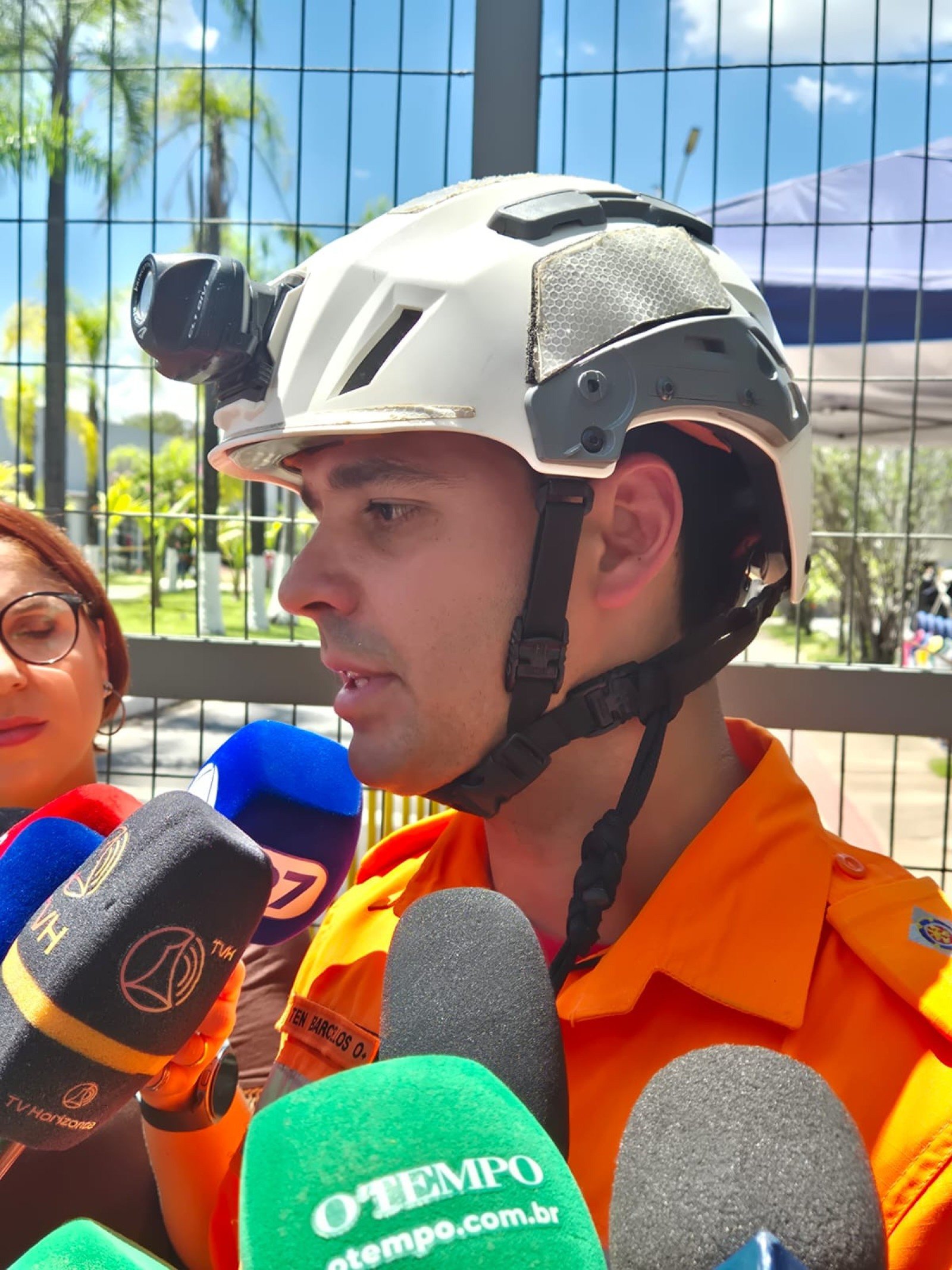 O porta voz dos bombeiros e tenente Henrique Barcelos, esteve no local do acidente e informou que nenhum funcionário do Metrô se feriu com o acidente desta sexta-feira (9/10)