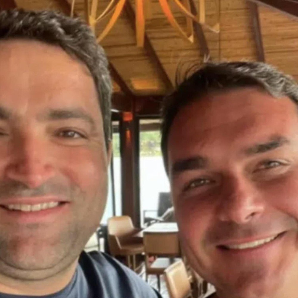 E-mails indicam conta de Flávio com suspeito de lavar dinheiro do INSS