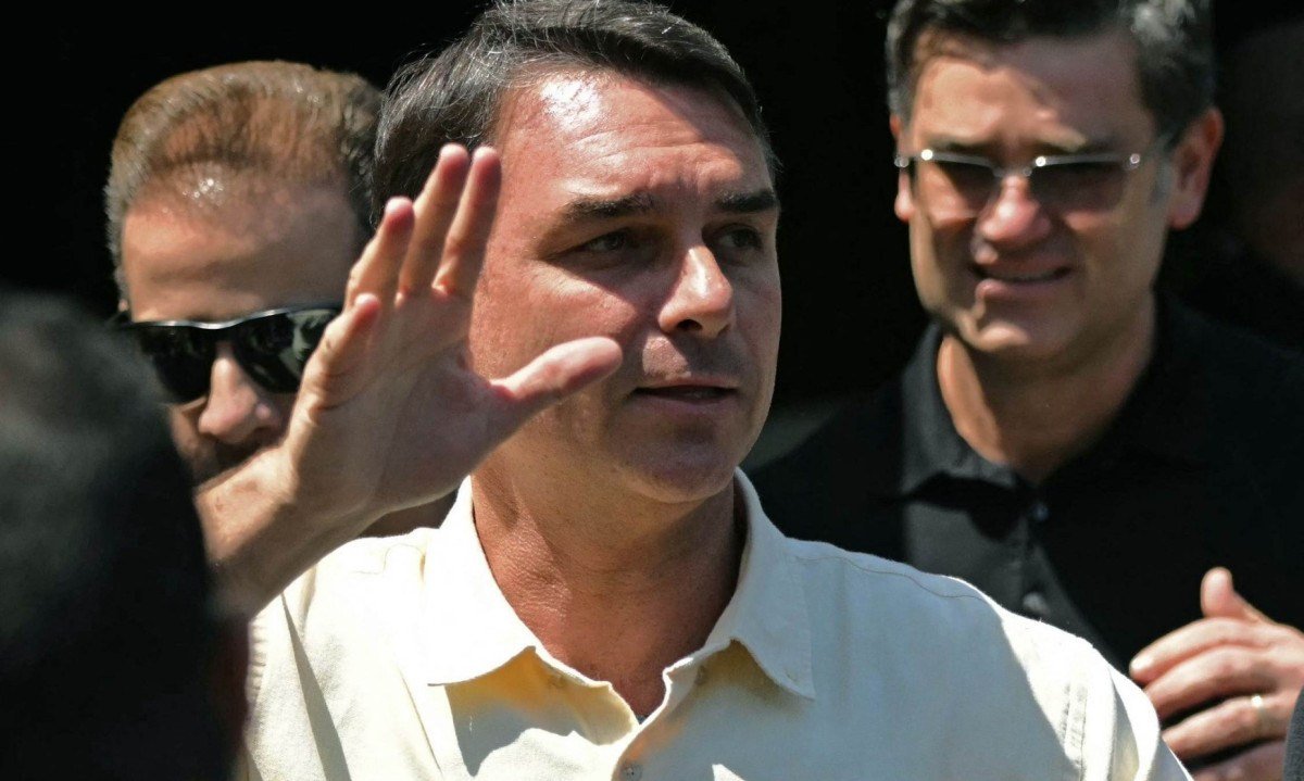 Senador e candidato à Presidência da República, Flávio Bolsonaro - (crédito: Mauro Pimentel/AFP/Divulgação )