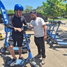 Escola de Direção Segura de Patinetes Elétricos movimenta orla da Pampulha - Jair Amaral/EM/D.A Press