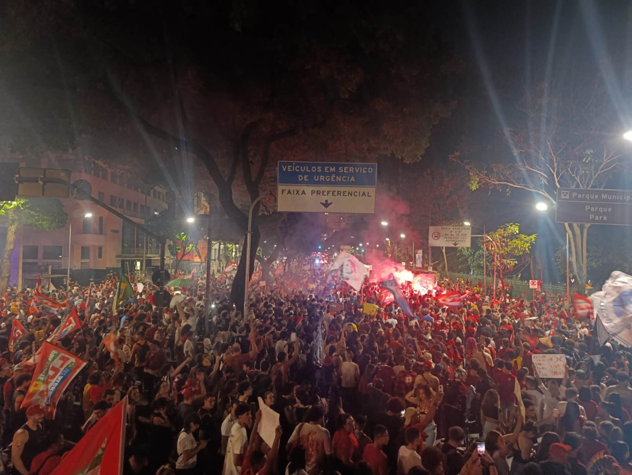 Manifestação ocupou o Centro de BH