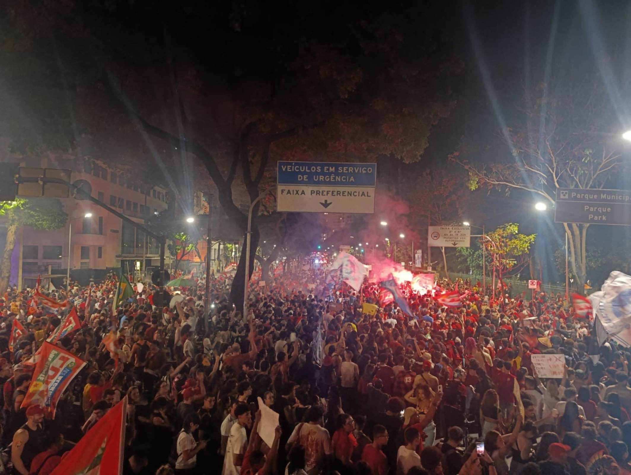 Manifestação ocupou o Centro de BH