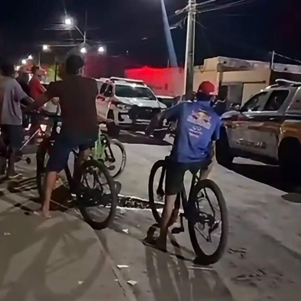 Homens encapuzados invadem confraternização e matam dois no Norte de Minas
