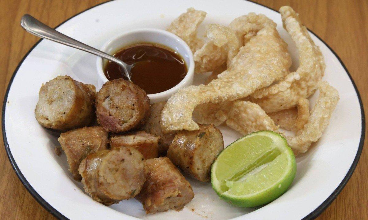 Produzidos artesanalmente pelo restaurante Dona Lucinha, o pururuca e a lingui&ccedil;a s&atilde;o sugeridos para o momento do tira-gosto 