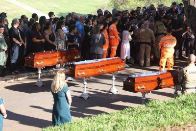 Circunstâncias do acidente serão investigadas pelo Centro de Investigação e Prevenção de Acidentes Aeronáuticos (Cenipa) -  (crédito: Marcos Vieira/EM/D.A Press)