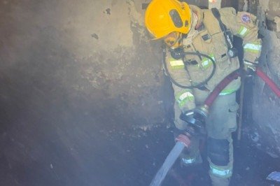Militares utilizaram aproximadamente 400 litros de água para combater o fogo -  (crédito: Reprodução/CBMMG)