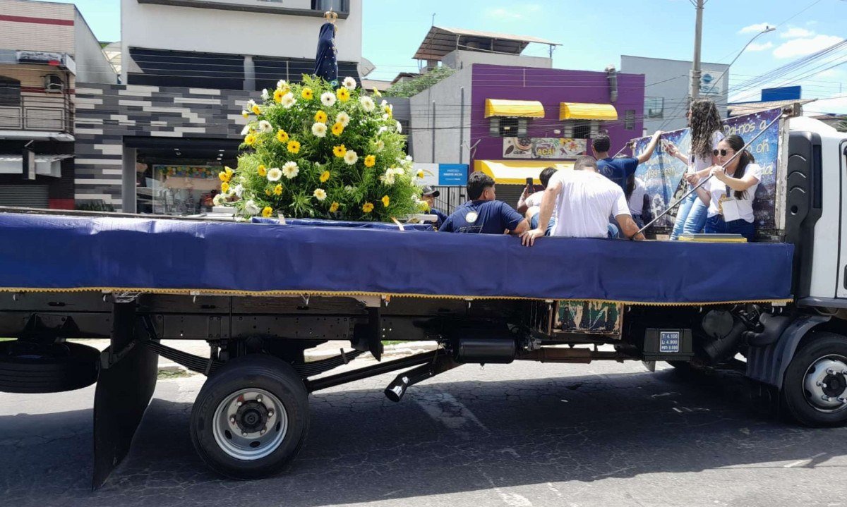 Em Santa Luzia, na Grande BH, houve a tradicional carreata nas principais ruas da cidade 