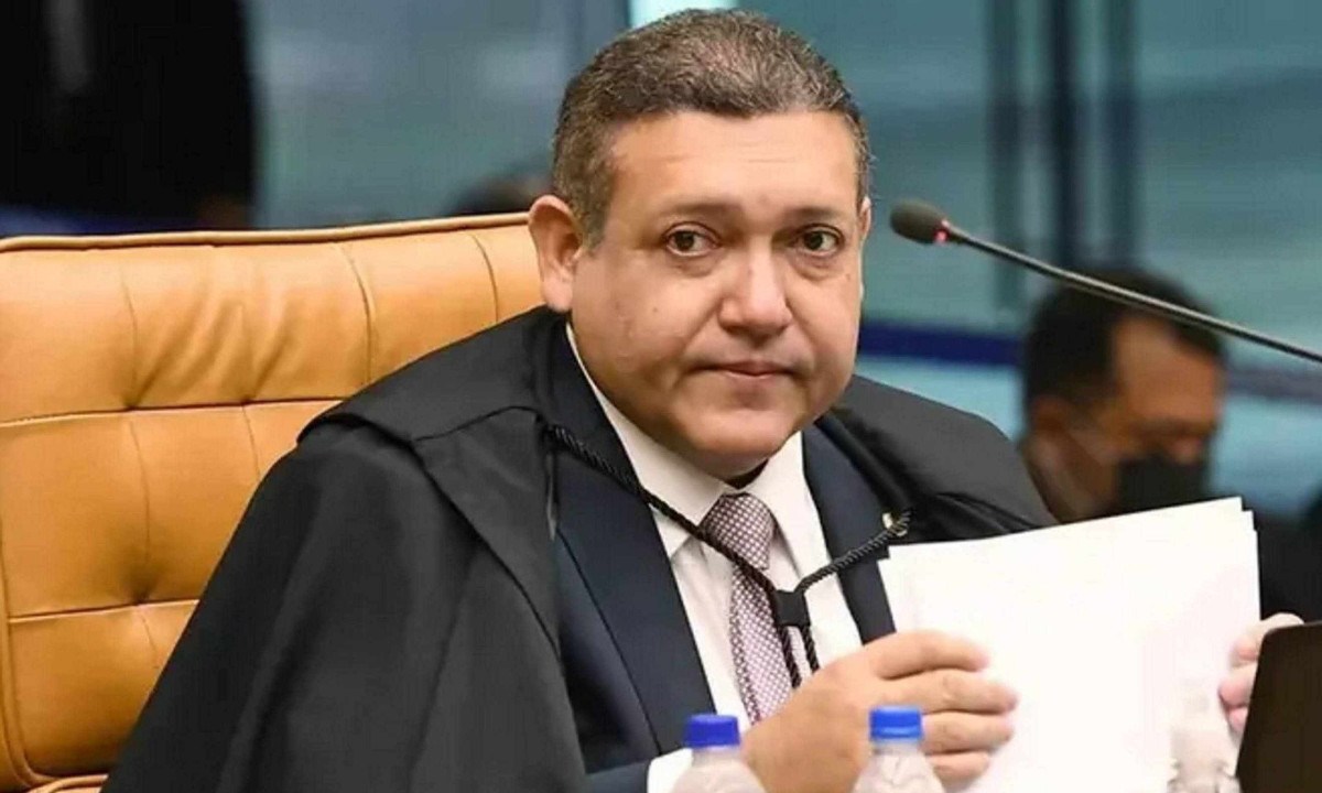 Kassio Nunes Marques determinou a apuração de suspeitas de disseminação coordenada de desinformação envolvendo o canal administrado pelo deputado federal André Janones (PT) - (crédito: Carlos Moura/SCO/STF)