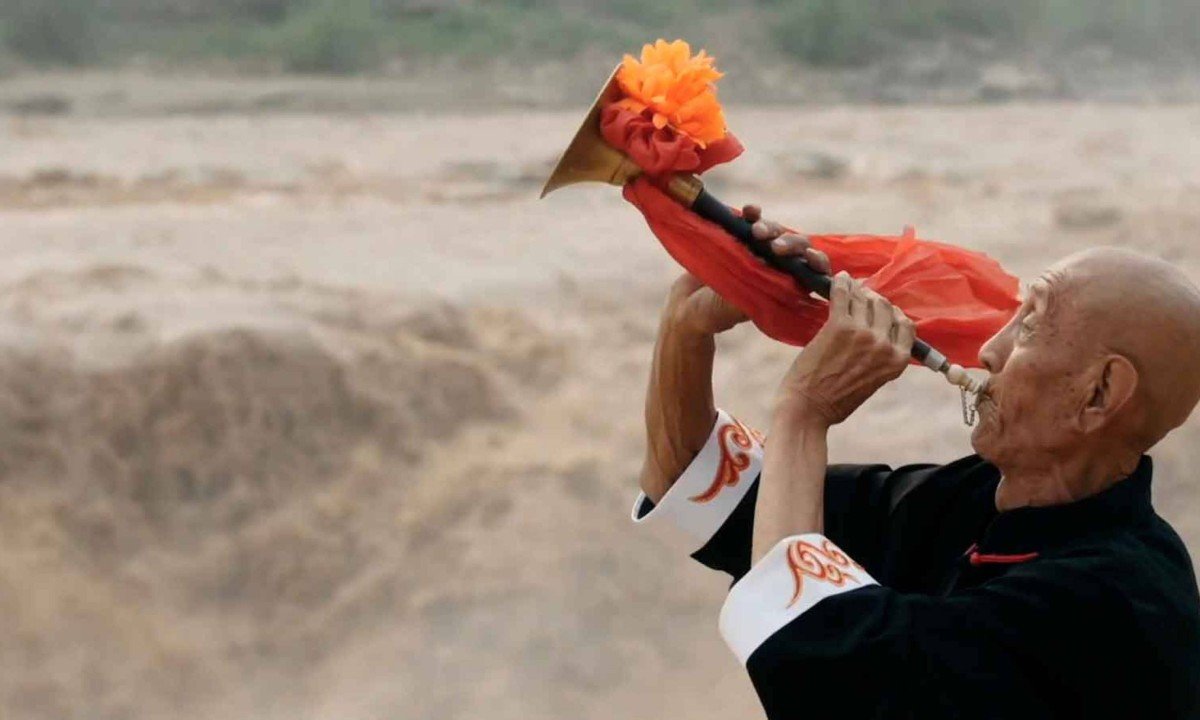 Com sessões às terças, quintas e sábados, até 24/10, o ciclo exibe títulos como "Canção do Rio Amarelo", que aborda o modo de vida nas áreas banhadas pelo curso de água
- (crédito: China Group Media/divulgação)