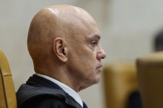 Os dois lados veem pragmatismo de Moraes ao liberar visitas de Flávio ao pai