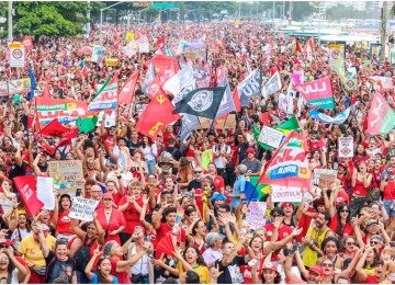 Manifestação pró-Lula em Copacabana, no Rio -  (crédito: Tomaz Silva/Agência Brasil)