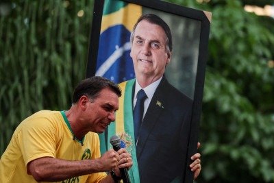 Por que Alexandre de Moraes decidiu autorizar visitas de Flávio a Jair Bolsonaro após 3 meses de proibição -  (crédito: BBC)