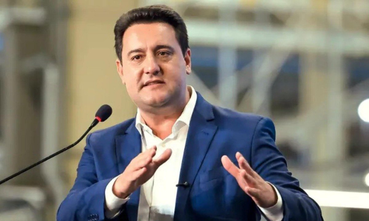Ratinho Junior passa a apoiar Flavio Bolsonaro -  (crédito:  Jonathan Campos/AEN)