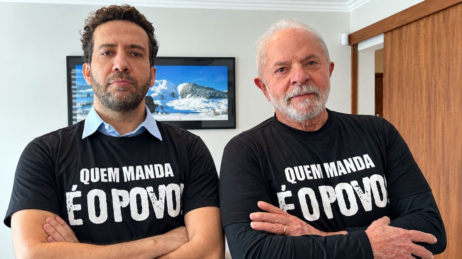 Andr&eacute; Janones e o presidente Lula, figuras centrais da mobiliza&ccedil;&atilde;o digital via "Ex&eacute;rcito de Lula" no WhatsApp -  (crédito: Ricardo Stuckert)