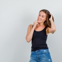 Menopausa e cabelos finos: o sinal silencioso que você não deve ignorar - 8photo/magnific