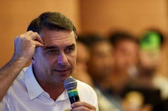 Por que TSE mandou Flávio Bolsonaro apagar vídeo que associa uso de drogas a ato pró-Lula na Paulista