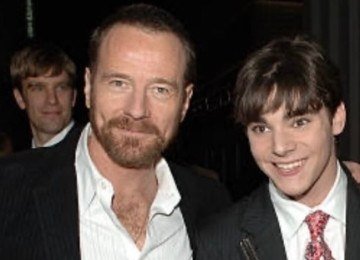 Bryan Cranston lamentou a morte de RJ Mitte, seu colega de elenco em Breaking Bad -  (crédito: Redes sociais)