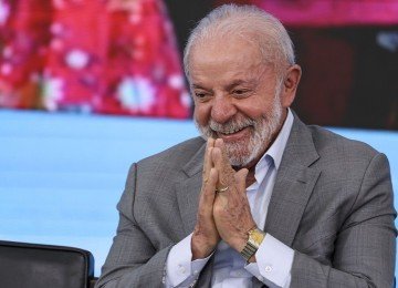 Presidente Lula durante a assinatura de projetos do pacote de medidas para MEIs e empresas do Simples Nacional -  (crédito: Platobr Politica)