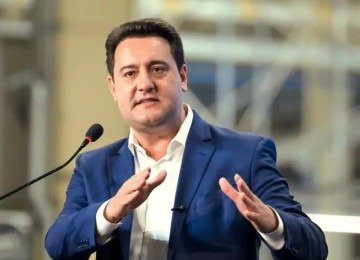 Ratinho Junior passa a apoiar Flavio Bolsonaro -  (crédito:  Jonathan Campos/AEN)