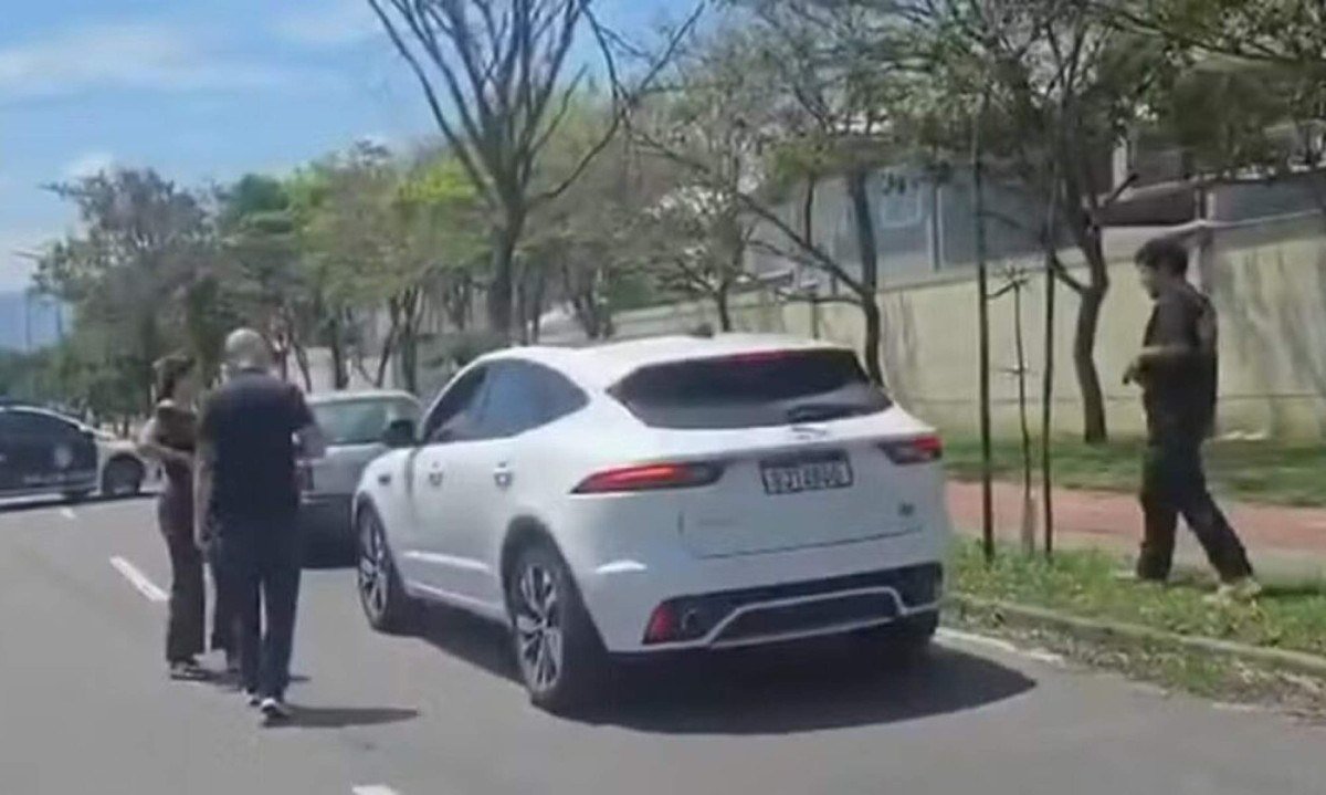Condenado por estelionato e falsa médica são flagrados com carros de luxo - (crédito: Tupi)