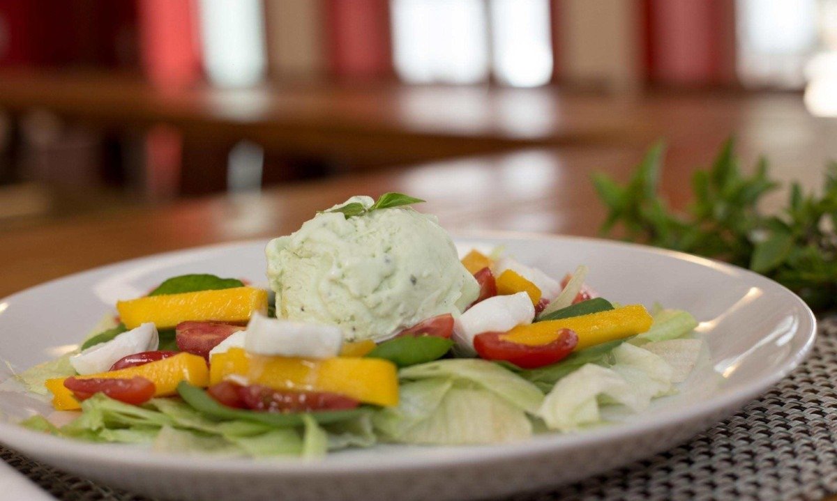Primeiro sabor criado pela Alento, o sorvete de manjericão pode dar um toque especial a saladas Primeiro sabor criado pela Alento, o sorvete de manjericão pode dar um toque especial a saladas