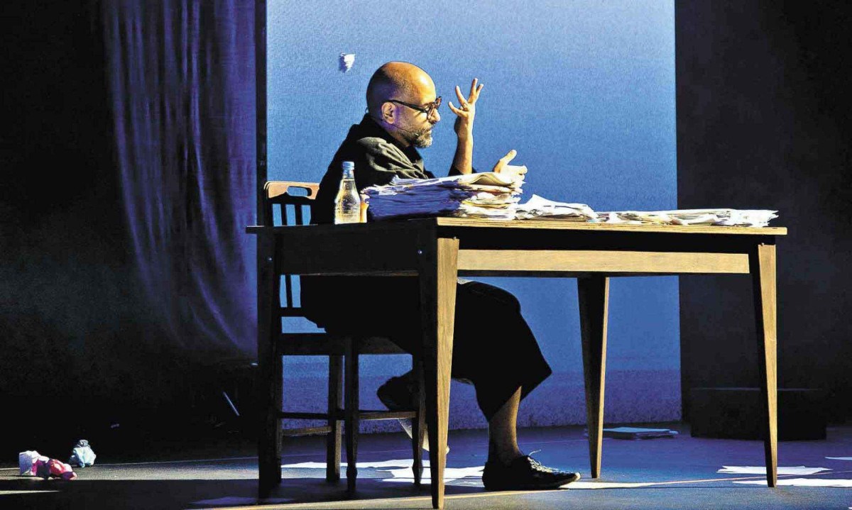 Michel Alcoforado fará duas sessões do monólogo "Coisa de rico: outras histórias" em BH, no domingo; a primeira já está esgotada - (crédito: Renan Prado/Divulgação)