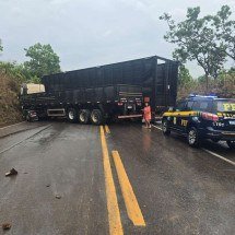 Acidente na BR-040: via é liberada após remoção de carretas no km 295 - Reprodução/PRF