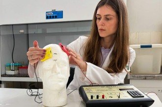 Estimulação cerebral reduz desejo por comida em mulheres com obesidade