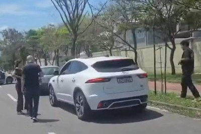 Condenado por estelionato e falsa médica são flagrados com carros de luxo -  (crédito: Tupi)