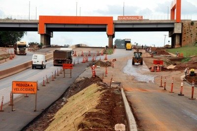 Estão sendo feitas intervenções entre os km 602 e 612, do bairro Pires às proximidades do Viaduto do Profeta -  (crédito: Jair Amaral/EM/D.A Press. Brasil )