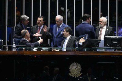 Matéria é considerada prioritária para a campanha à reeleição do presidente Luiz Inácio Lula da Silva (PT) e é votada cinco meses após ter chegado ao Senado  -  (crédito: Carlos Moura/Agência Senado)