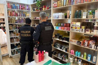 Operação Fronteira Oculta da Policia Federal cumpre mandados judiciais e apreende dinheiro, cheques e produtos de origem estrangeira em Uberaba
 -  (crédito: PF/Divulgação)