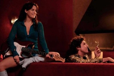Riley Keough e Lukas Gage interpretam irmãos na família cuja mãe morreu e o pai está cego -  (crédito: Felix Dickinson/Divulgação)