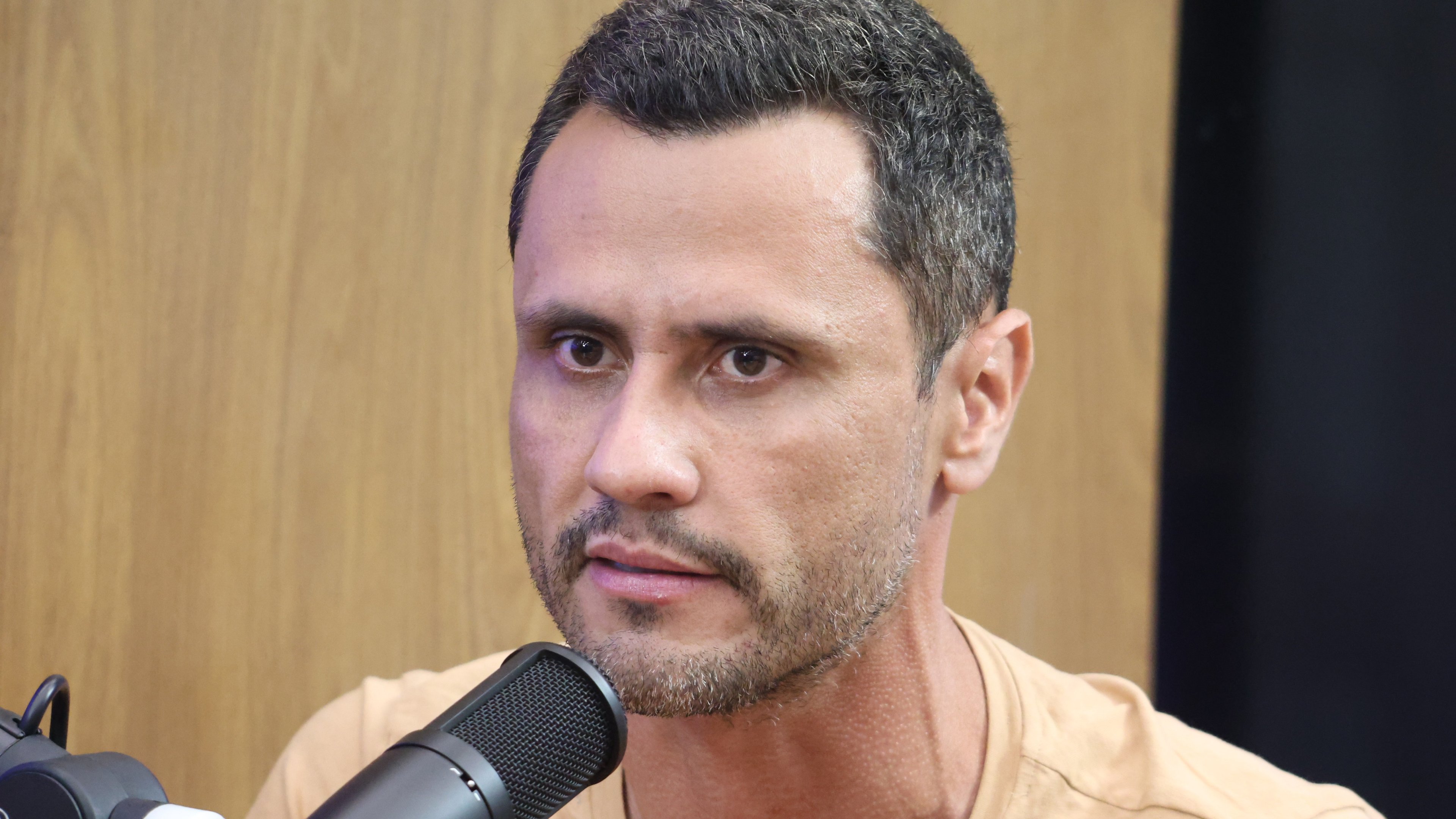 CNN: Cleitinho negocia com Flávio apoio para reeleição em 2030
