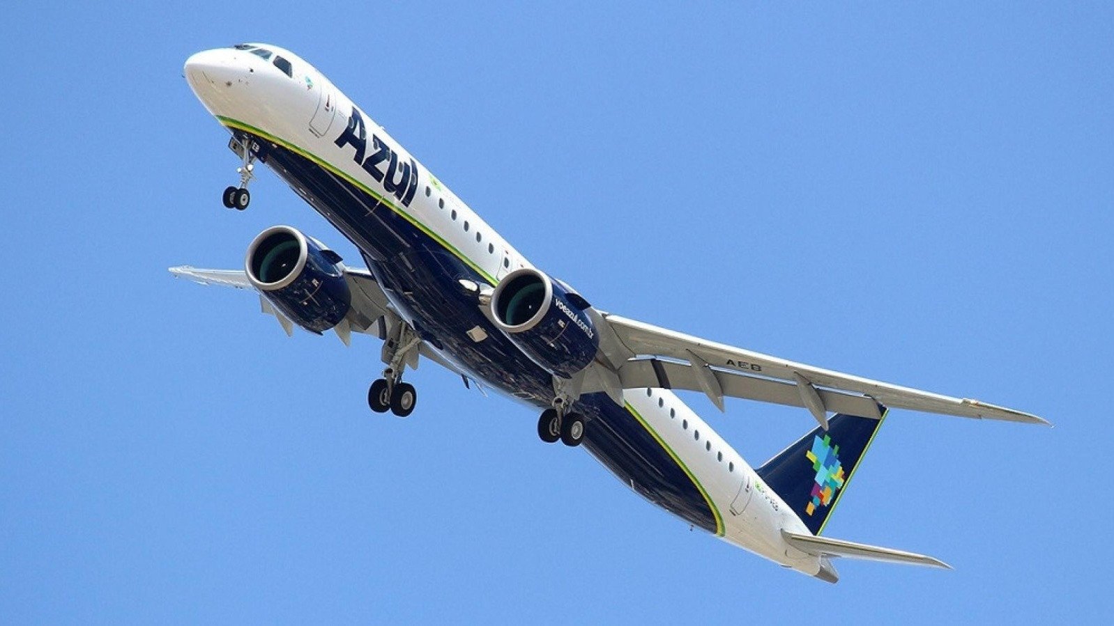 Jatos da Azul como este tiveram voos paralisados em Confins por falha de GPS, tema relacionado &agrave; seguran&ccedil;a a&eacute;rea -  (crédito:  Divulga&ccedil;&atilde;o/Azul)