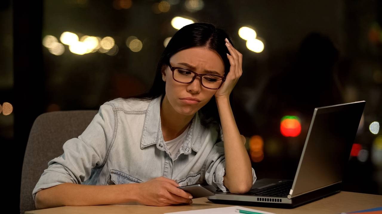 O cansa&ccedil;o e a instabilidade emocional podem ser reflexos da rumina&ccedil;&atilde;o cognitiva e vitimiza&ccedil;&atilde;o, padr&otilde;es que alimentam o ciclo de queixas constantes -  (crédito: depositphotos.com / motortion)
