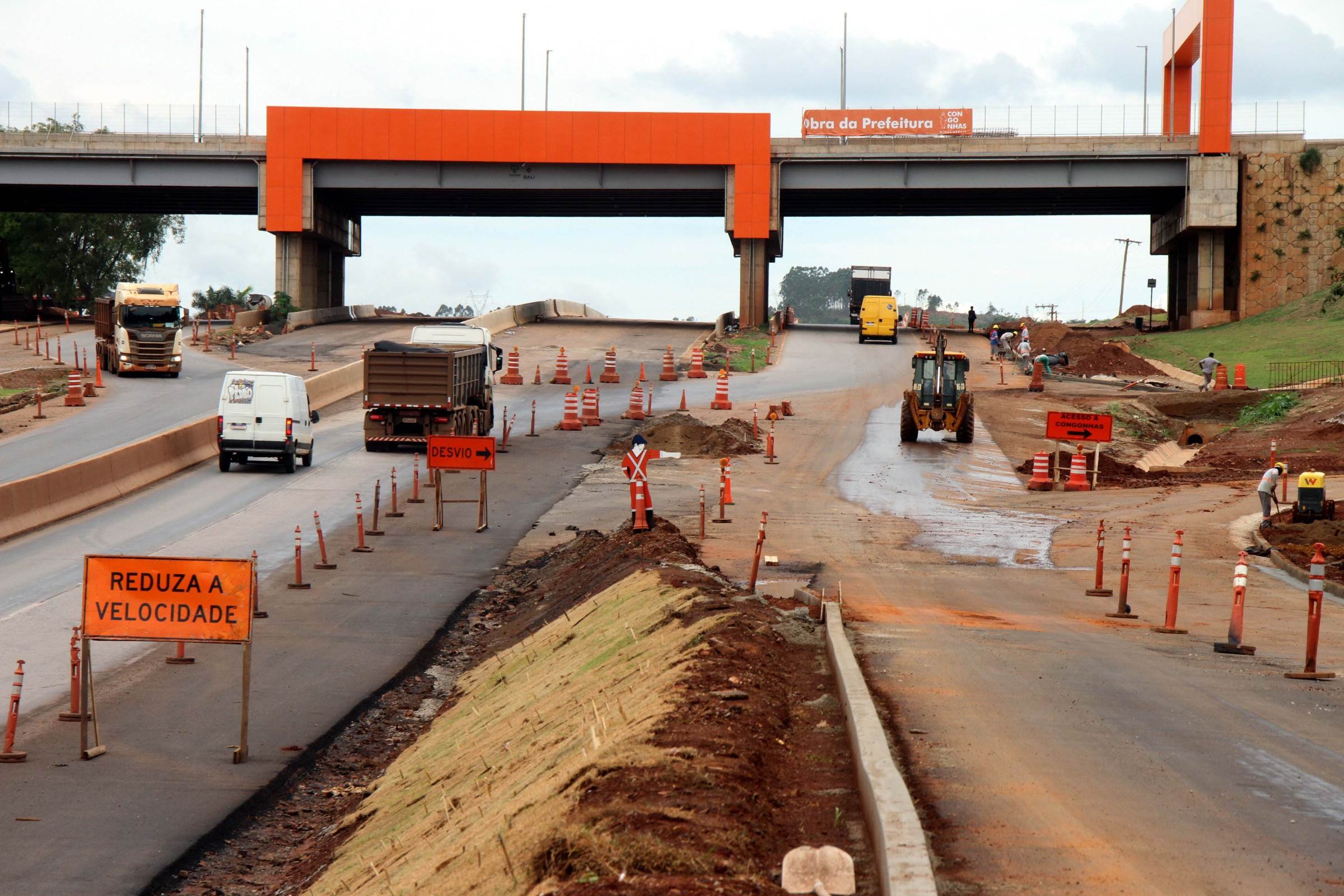 Veja fotos do início da nova etapa da duplicação da BR-040 em Congonhas