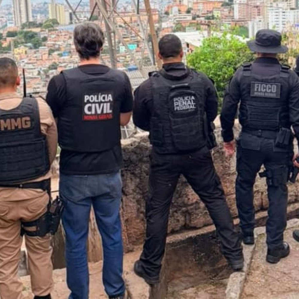 Operação avança contra tráfico de drogas e armas no Morro das Pedras