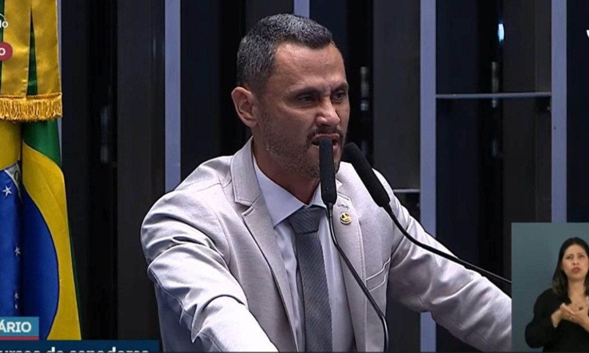 Senador Cleitinho Azevedo fez discurso emocionado nesta quinta-feira (15/10) - (crédito: TV Senado )