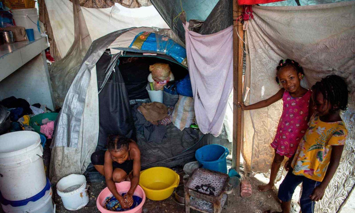 Carteiras vazias, vidas interrompidas - (crédito: Clarens Siffroy/AFP)