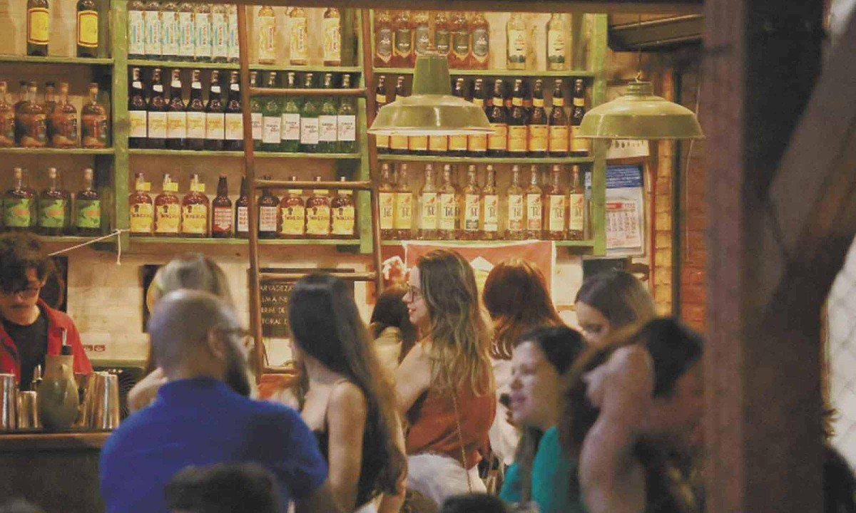 Frequentadores de bares v&ecirc;m aderindo a bebidas sem &aacute;lcool
 -  (crédito: Marcos Vieira/EM/D.A Press)