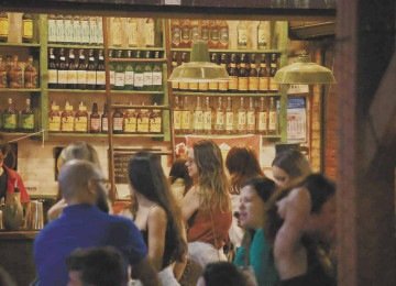 Frequentadores de bares v&ecirc;m aderindo a bebidas sem &aacute;lcool
 -  (crédito: Marcos Vieira/EM/D.A Press)
