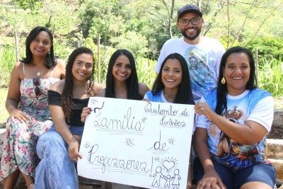 Primos e professores do Quilombo de Pinhões: da esquerda para a direita, Daiana, Bárbara, Ana Carolina, Letícia, Márcio e Andréa -  (crédito: JAIR AMARAL/EM/D.A PRESS)