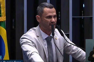 Senador Cleitinho Azevedo fez discurso emocionado nesta quinta-feira (15/10) -  (crédito: TV Senado )