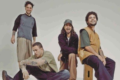 Zani, Pedro Chico e Jorge incluíram no repertório do show canções dos sete álbuns do grupo -  (crédito: BRENO GALTIER/Divulgação)